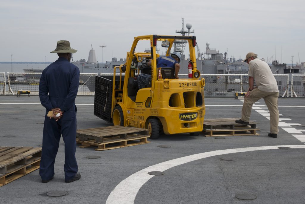 sealift-us-navy-forklift-training